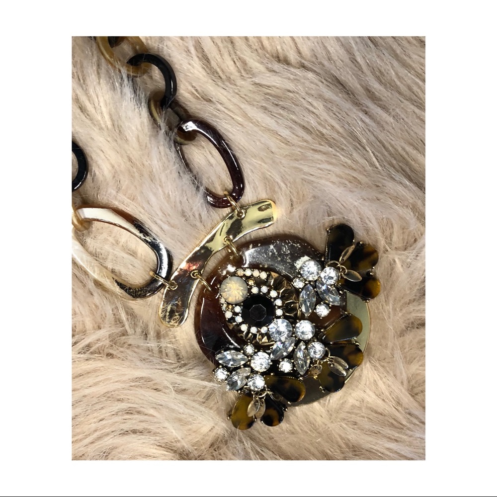 Express necklace